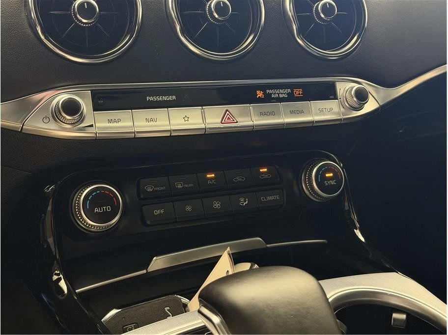 2020 Kia Stinger GT - Image 10 of 20