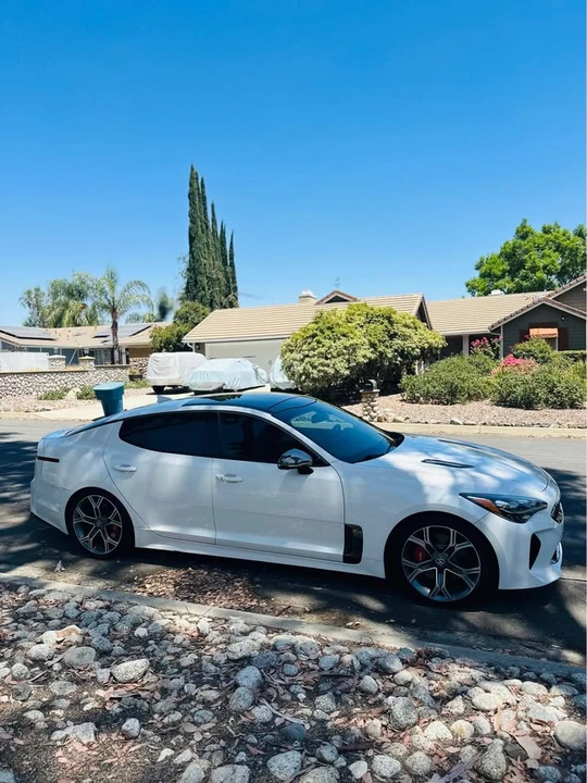 2020 Kia Stinger GT - Image 8 of 11
