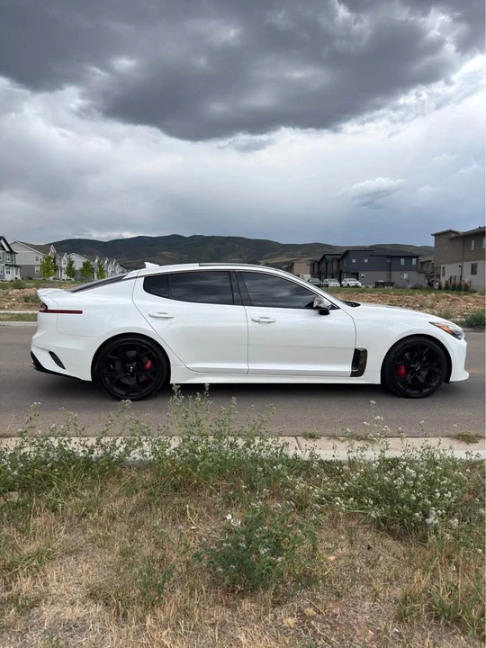 2020 Kia Stinger GT - Image 4 of 10