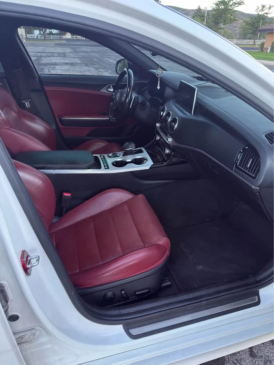 2020 Kia Stinger GT - Image 9 of 10