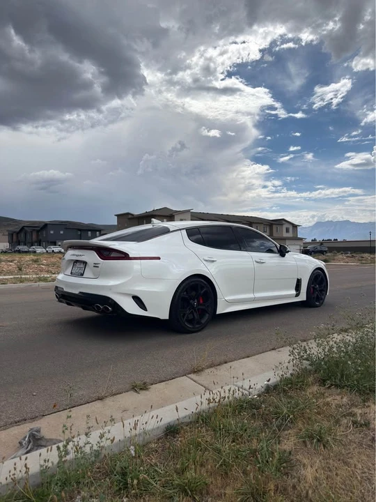 2020 Kia Stinger GT - Image 5 of 10