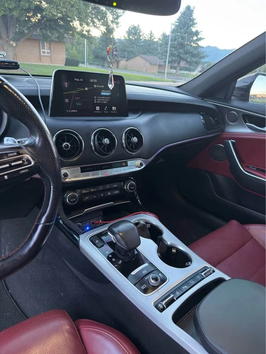 2020 Kia Stinger GT - Image 7 of 10