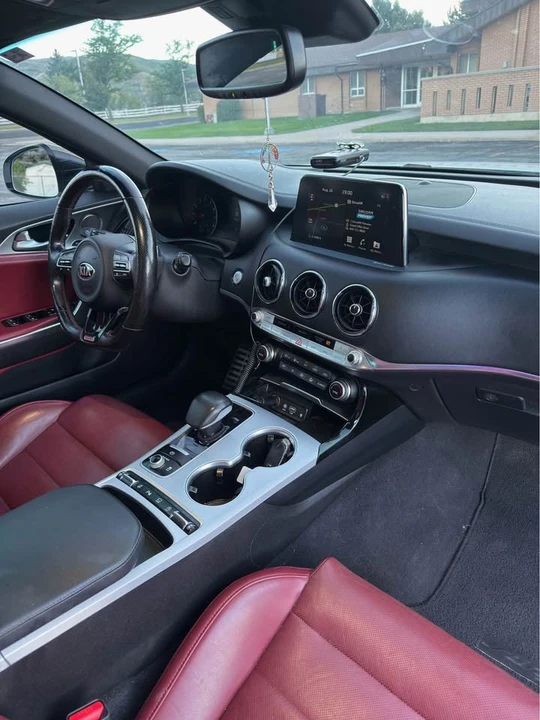 2020 Kia Stinger GT - Image 6 of 10
