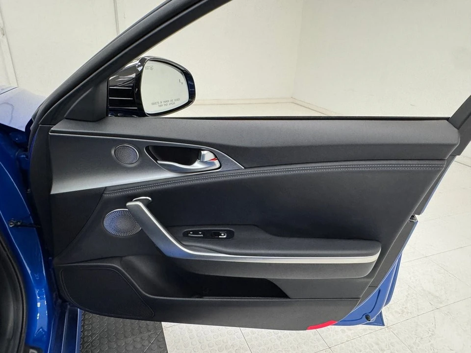 2020 Kia Stinger GT - Image 18 of 21