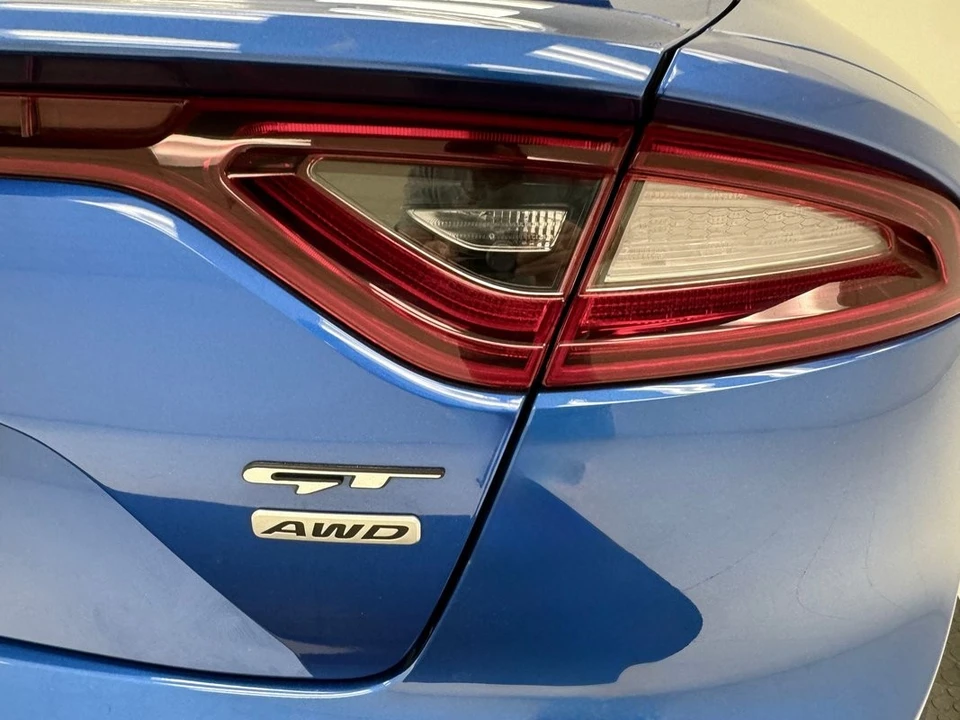 2020 Kia Stinger GT - Image 7 of 21