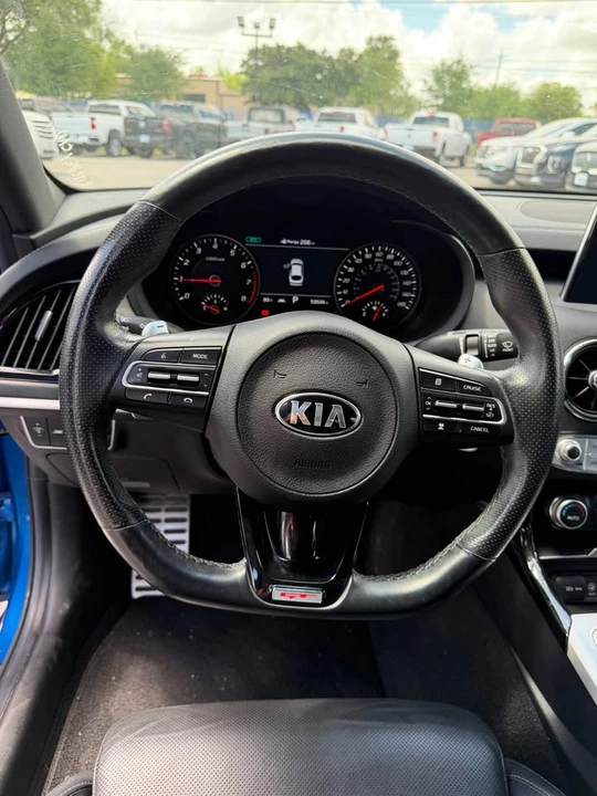 2020 Kia Stinger GT - Image 13 of 17
