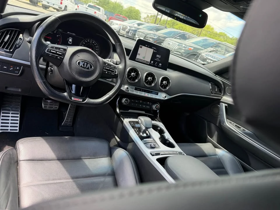 2020 Kia Stinger GT - Image 10 of 17
