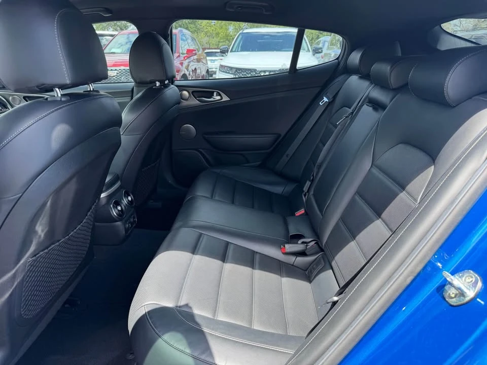 2020 Kia Stinger GT - Image 8 of 17
