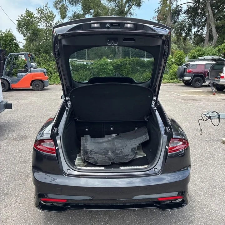 2020 Kia Stinger - Image 17 of 18