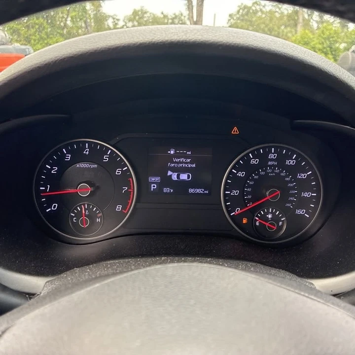 2020 Kia Stinger - Image 16 of 18