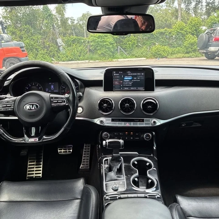 2020 Kia Stinger - Image 13 of 18