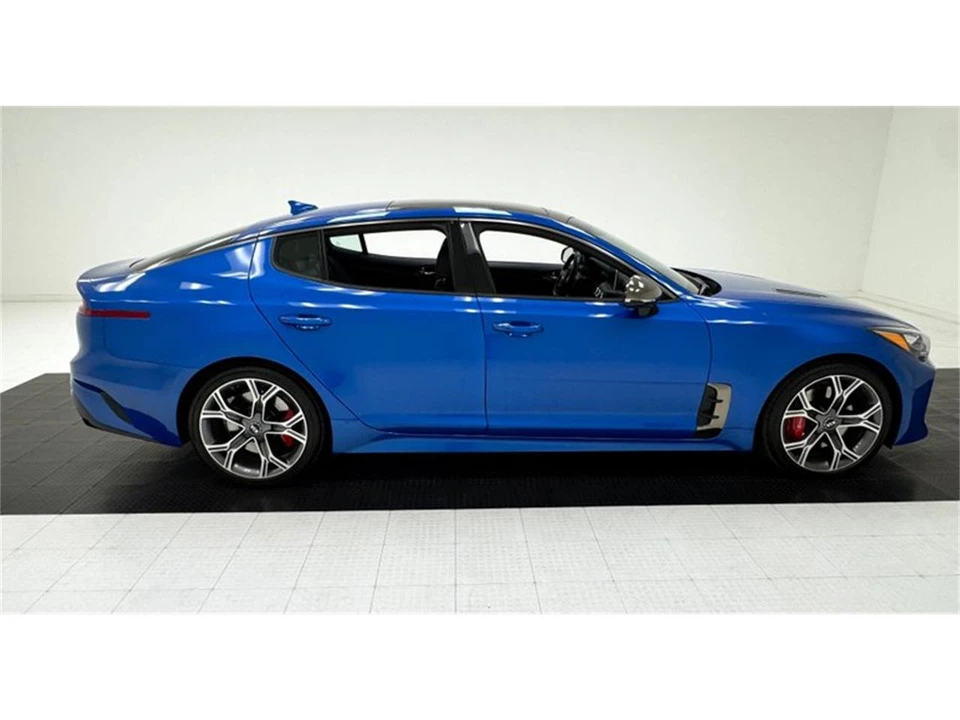 2020 Kia Stinger - Image 6 of 31