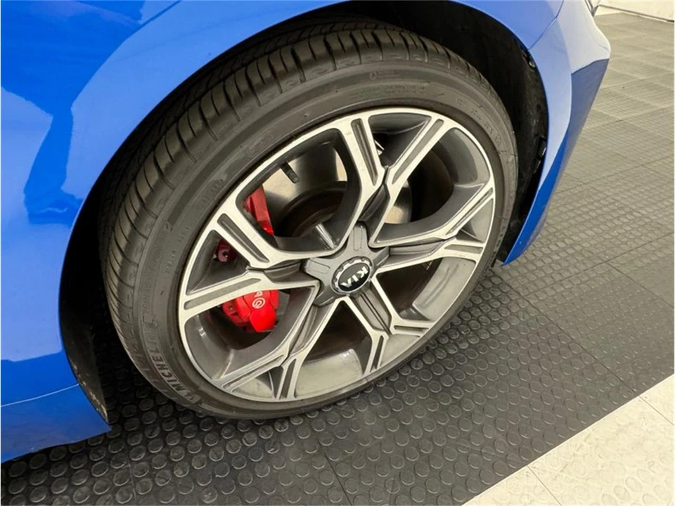 2020 Kia Stinger - Image 25 of 31