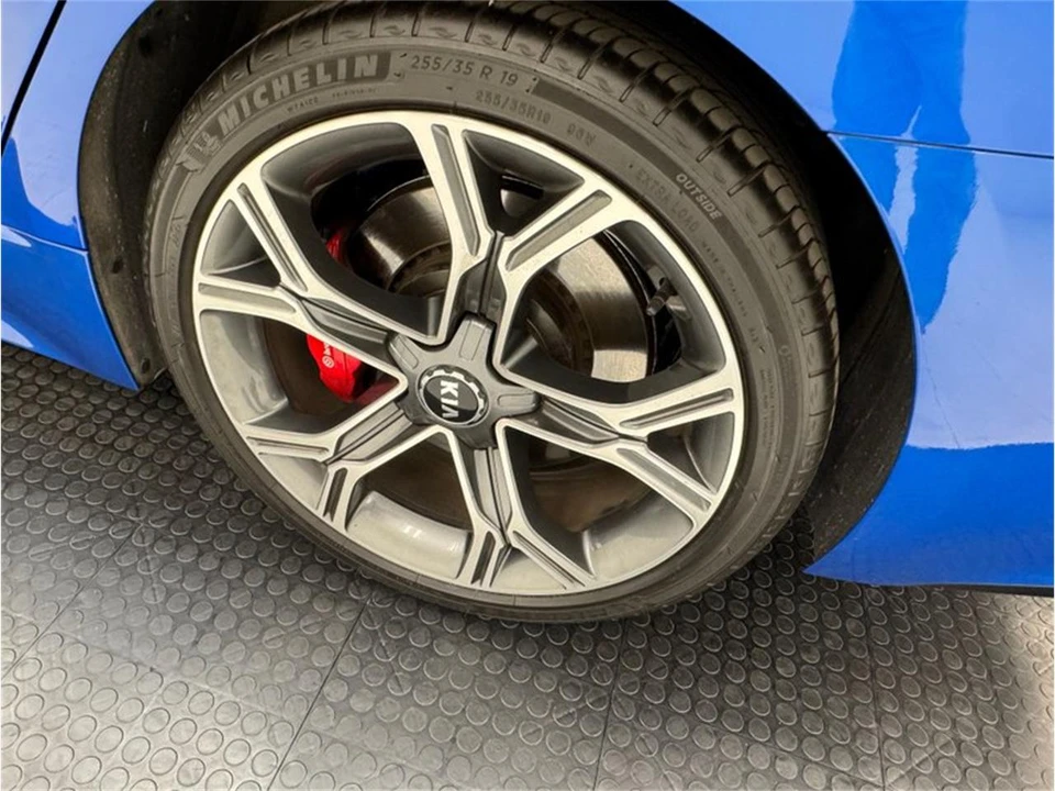 2020 Kia Stinger - Image 20 of 31
