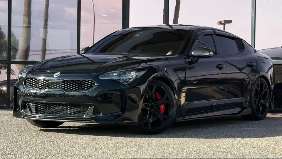 2020 Kia Stinger - Image 2 of 20