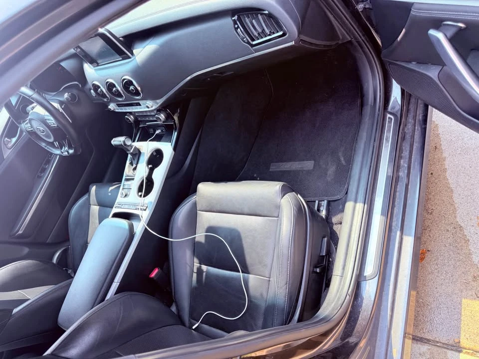 2020 Kia Stinger - Image 7 of 9