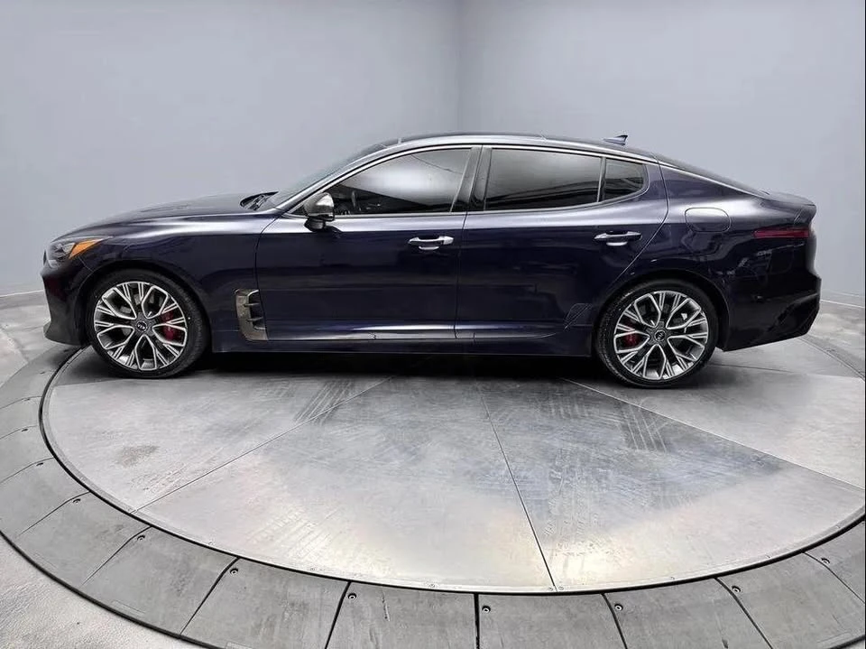 2020 Kia Stinger - Image 8 of 18