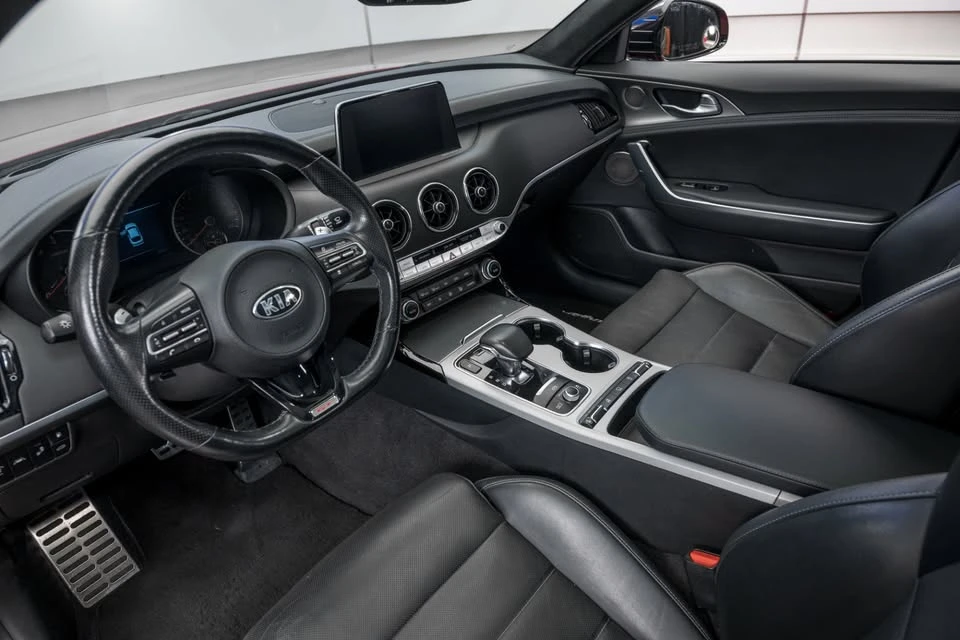 2020 Kia Stinger - Image 19 of 20
