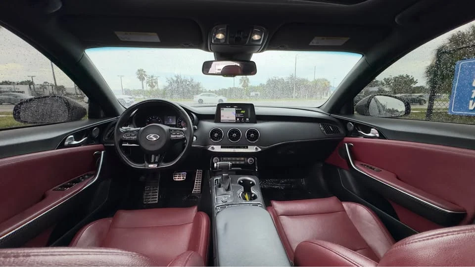 2020 Kia Stinger - Image 7 of 15