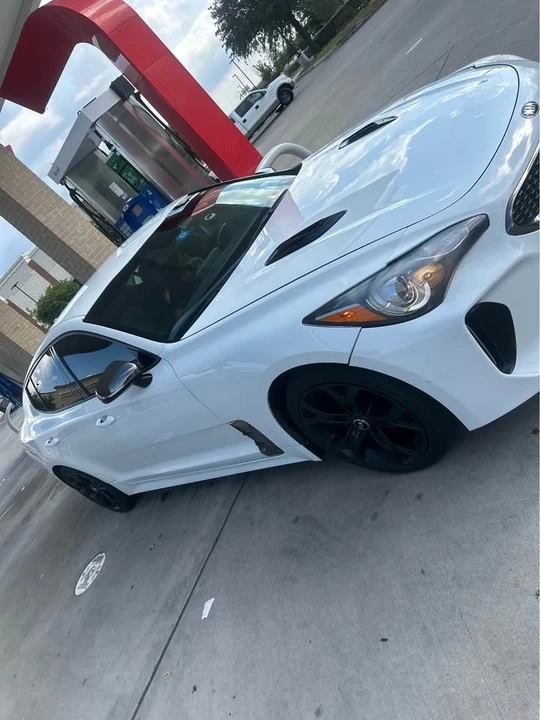 2020 Kia Stinger - Image 2 of 4