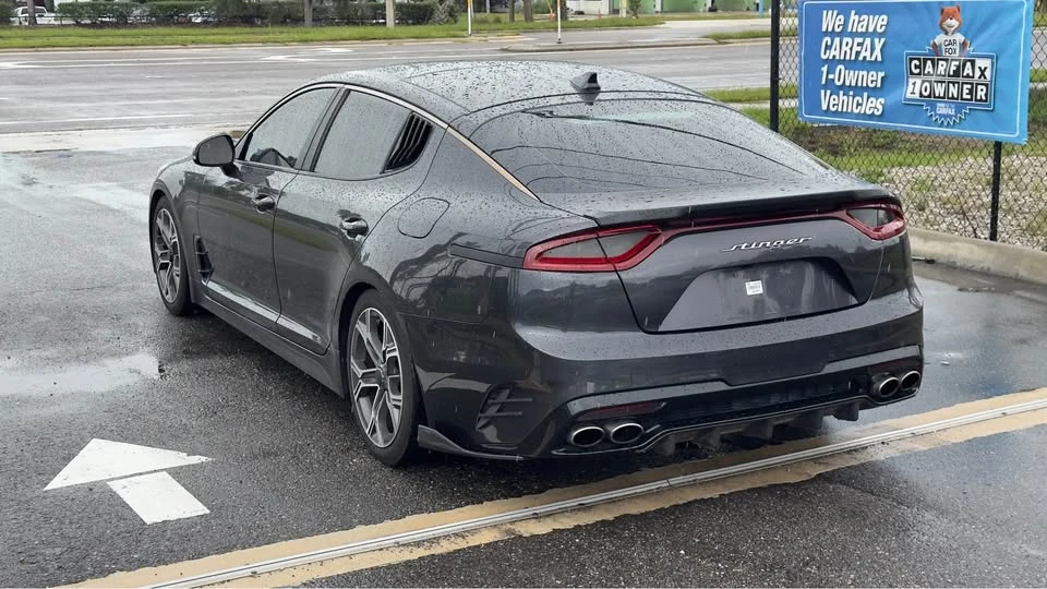 2020 Kia Stinger - Image 4 of 15