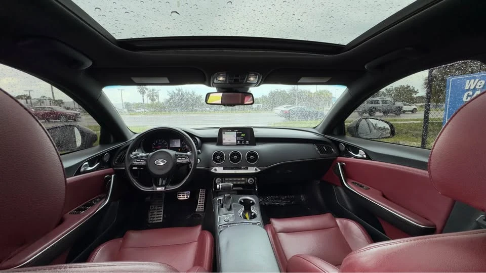 2020 Kia Stinger - Image 13 of 15