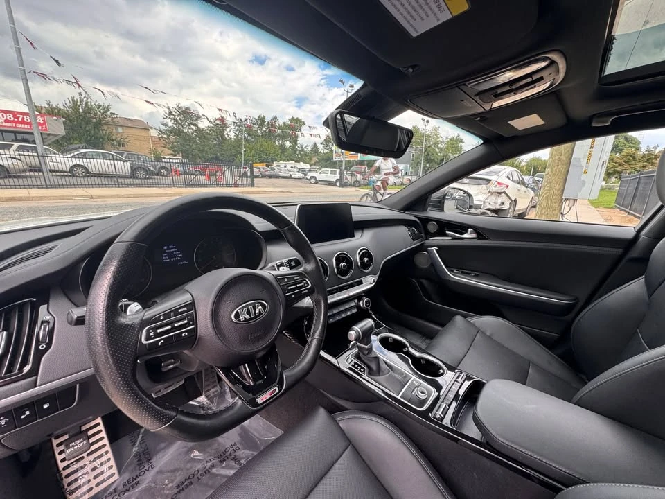 2020 Kia Stinger - Image 9 of 20