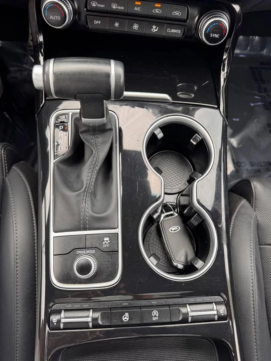 2020 Kia Stinger - Image 17 of 20