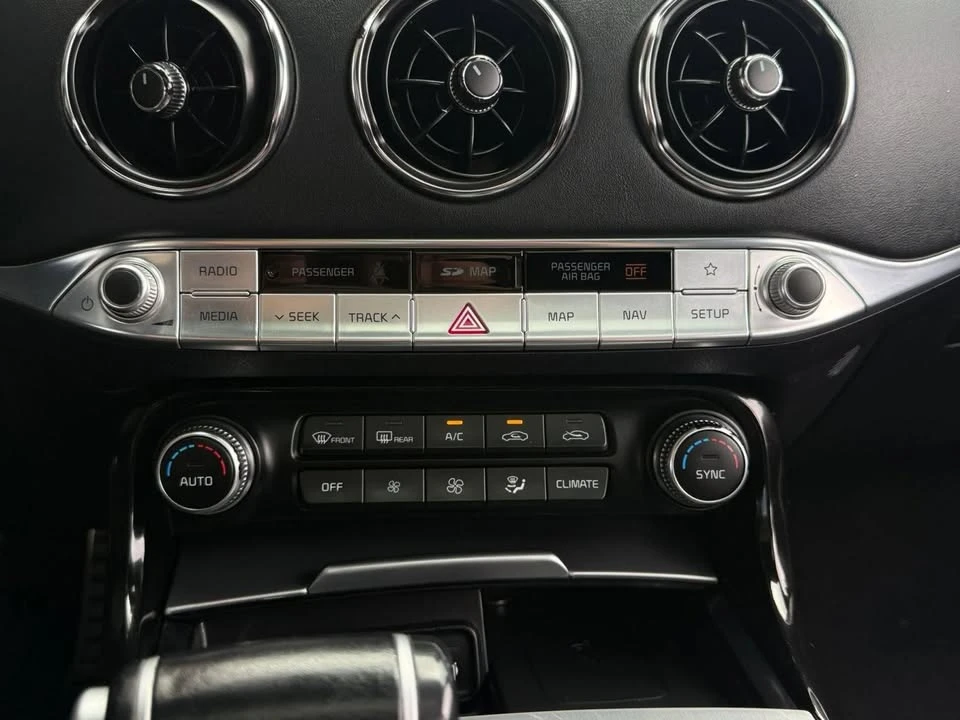2020 Kia Stinger - Image 11 of 20