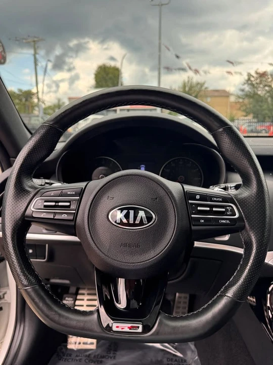2020 Kia Stinger - Image 14 of 20