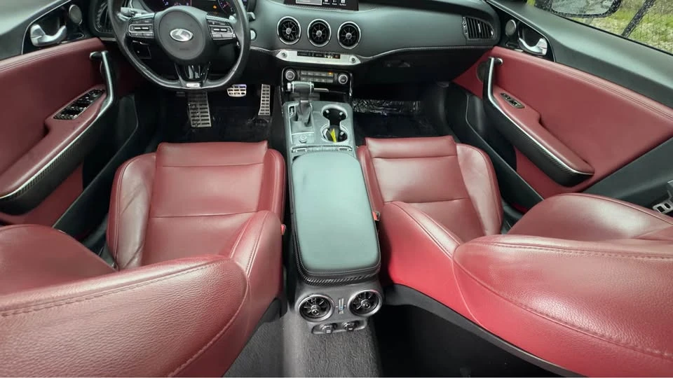 2020 Kia Stinger - Image 10 of 15