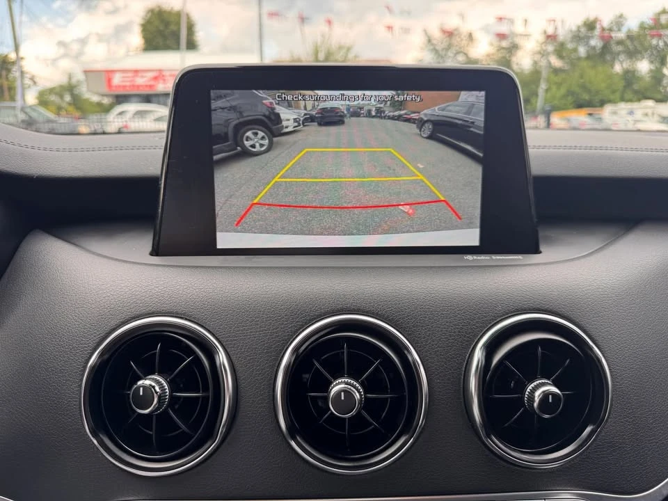 2020 Kia Stinger - Image 18 of 20