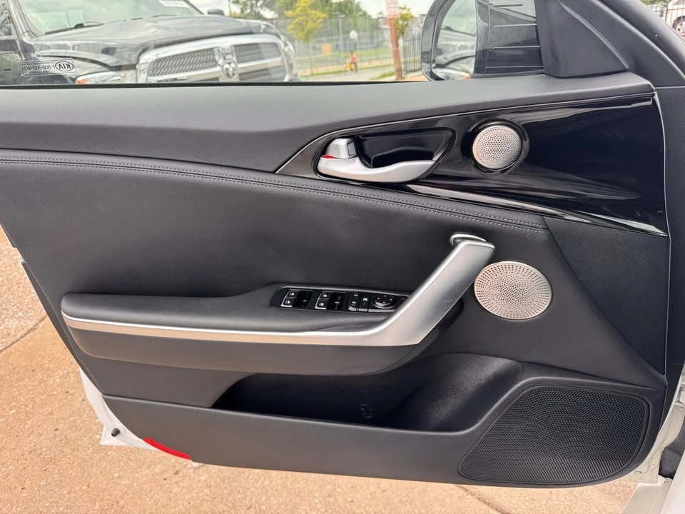 2020 Kia Stinger - Image 15 of 20