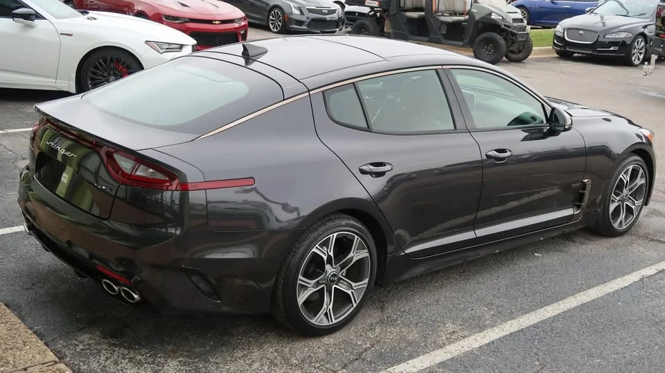 2020 Kia Stinger - Image 11 of 20