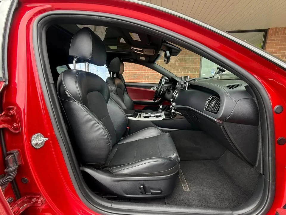 2020 Kia Stinger - Image 19 of 20