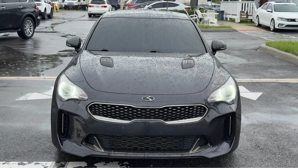 2020 Kia Stinger - Image 2 of 15