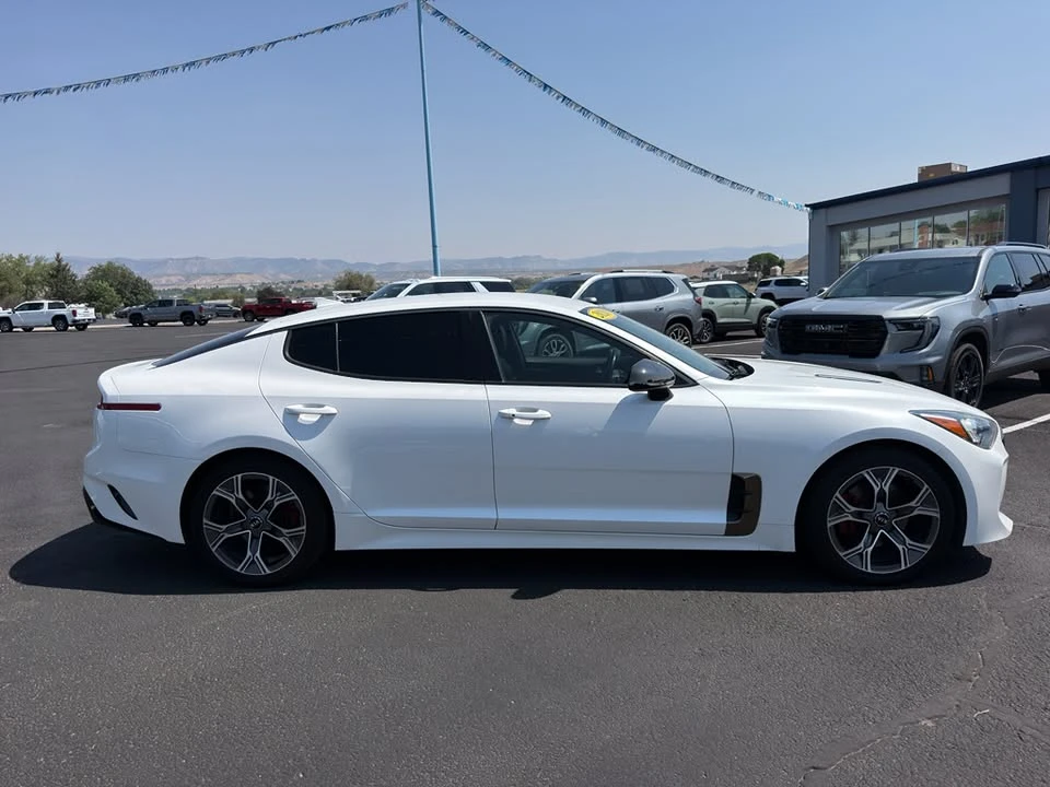 2020 Kia Stinger - Image 8 of 20