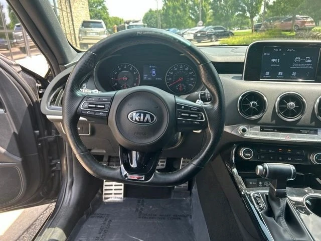 2020 Kia Stinger - Image 17 of 19