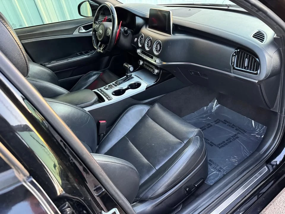 2020 Kia Stinger - Image 8 of 20