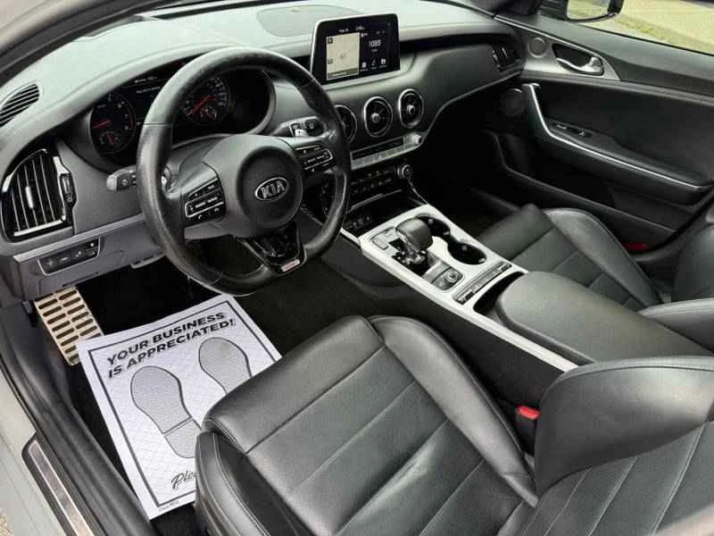2020 Kia Stinger - Image 8 of 20
