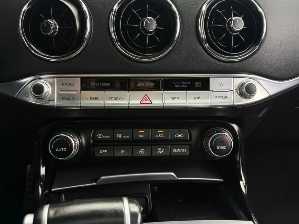 2020 Kia Stinger - Image 11 of 20