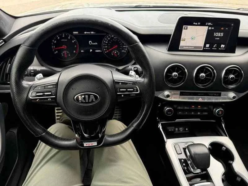 2020 Kia Stinger - Image 9 of 20