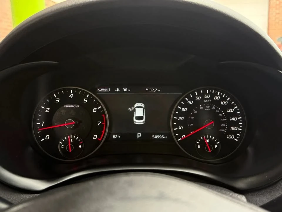 2020 Kia Stinger - Image 8 of 20