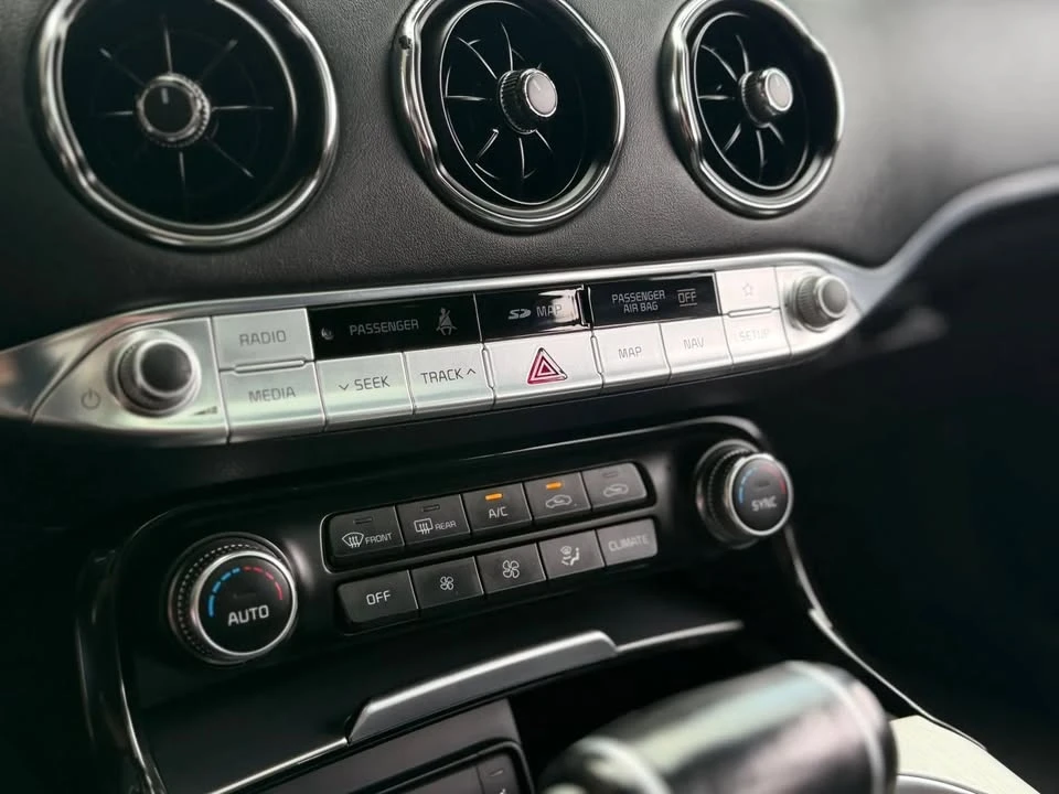 2020 Kia Stinger - Image 15 of 20