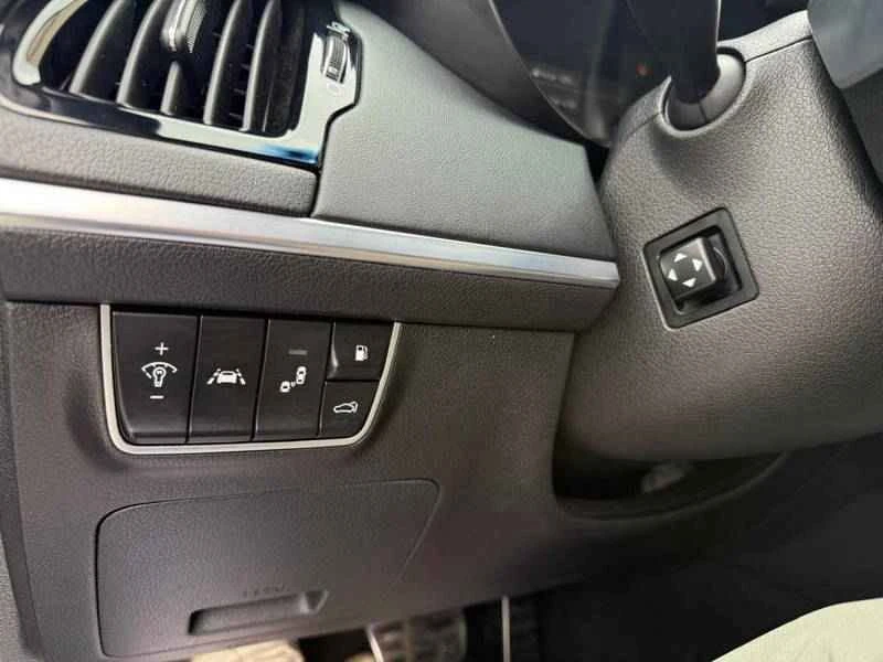 2020 Kia Stinger - Image 17 of 20