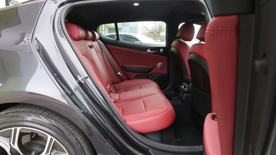 2020 Kia Stinger - Image 18 of 20