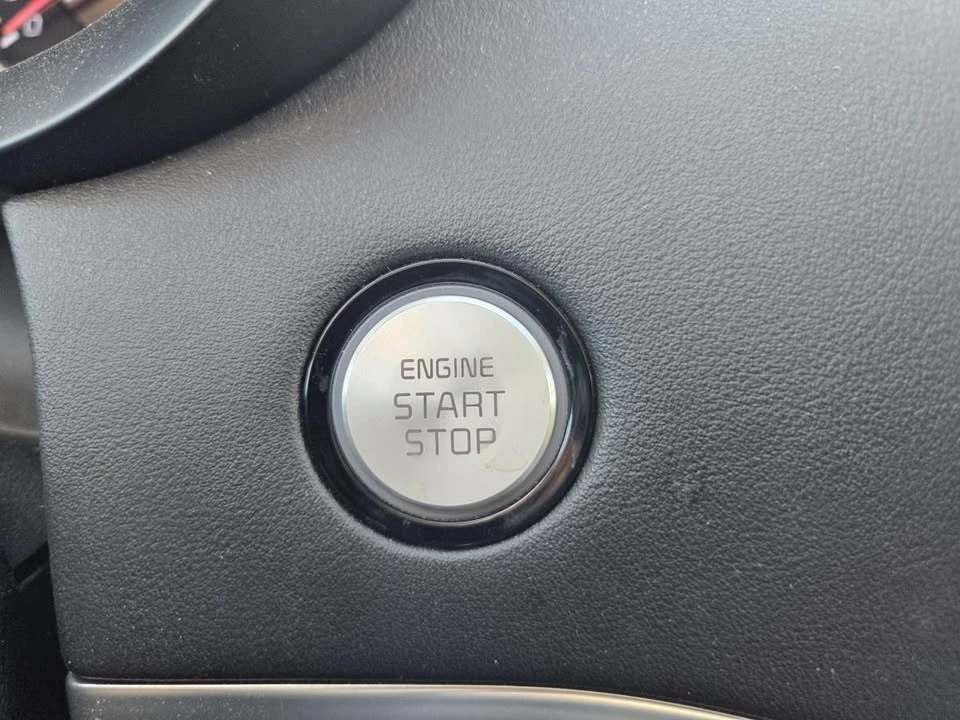 2020 Kia Stinger - Image 16 of 19