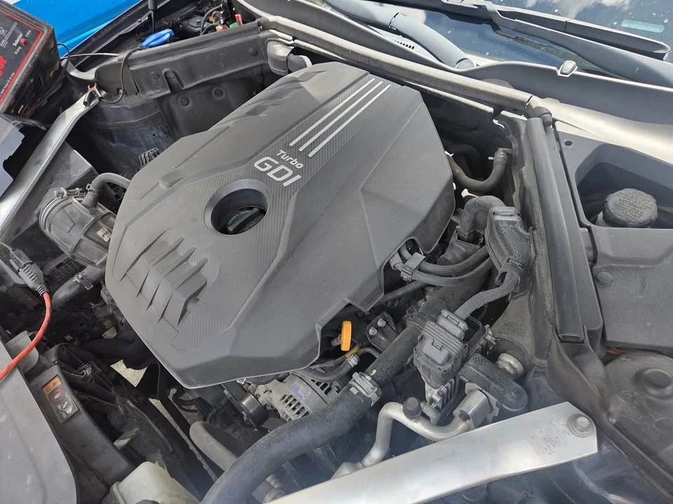 2020 Kia Stinger - Image 2 of 12