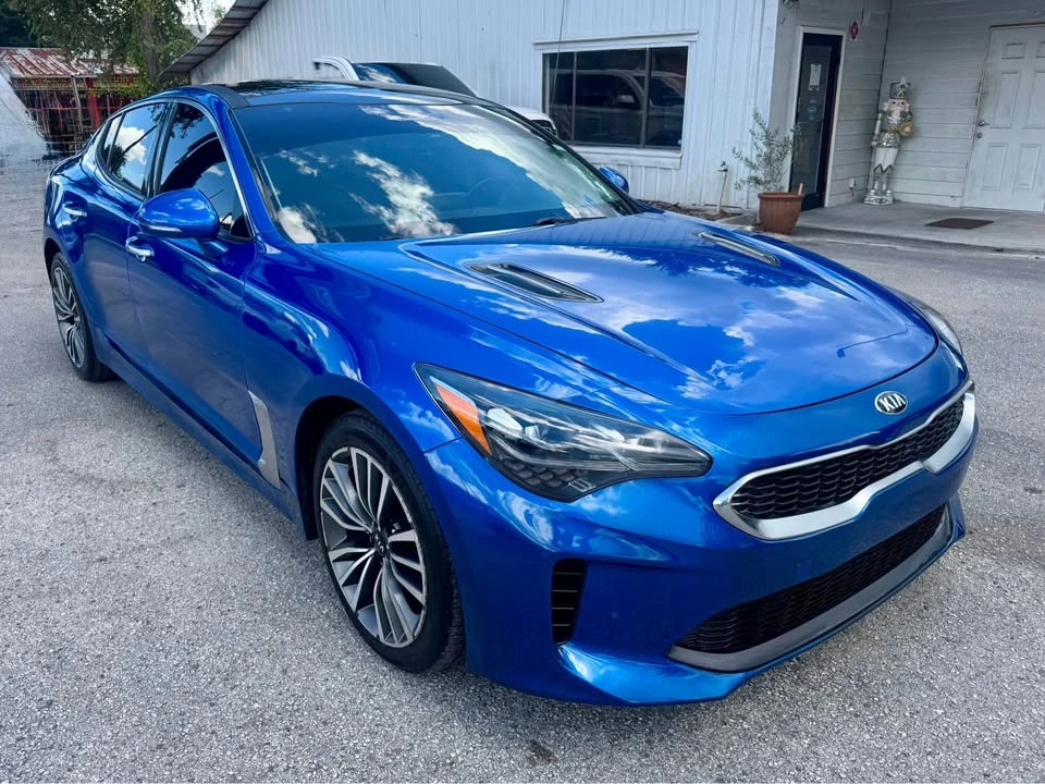 2020 Kia Stinger - Image 9 of 17