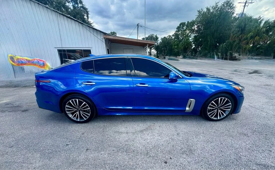 2020 Kia Stinger - Image 6 of 17